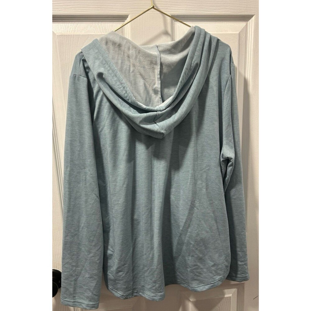 Zip up - Picture 3 of 3